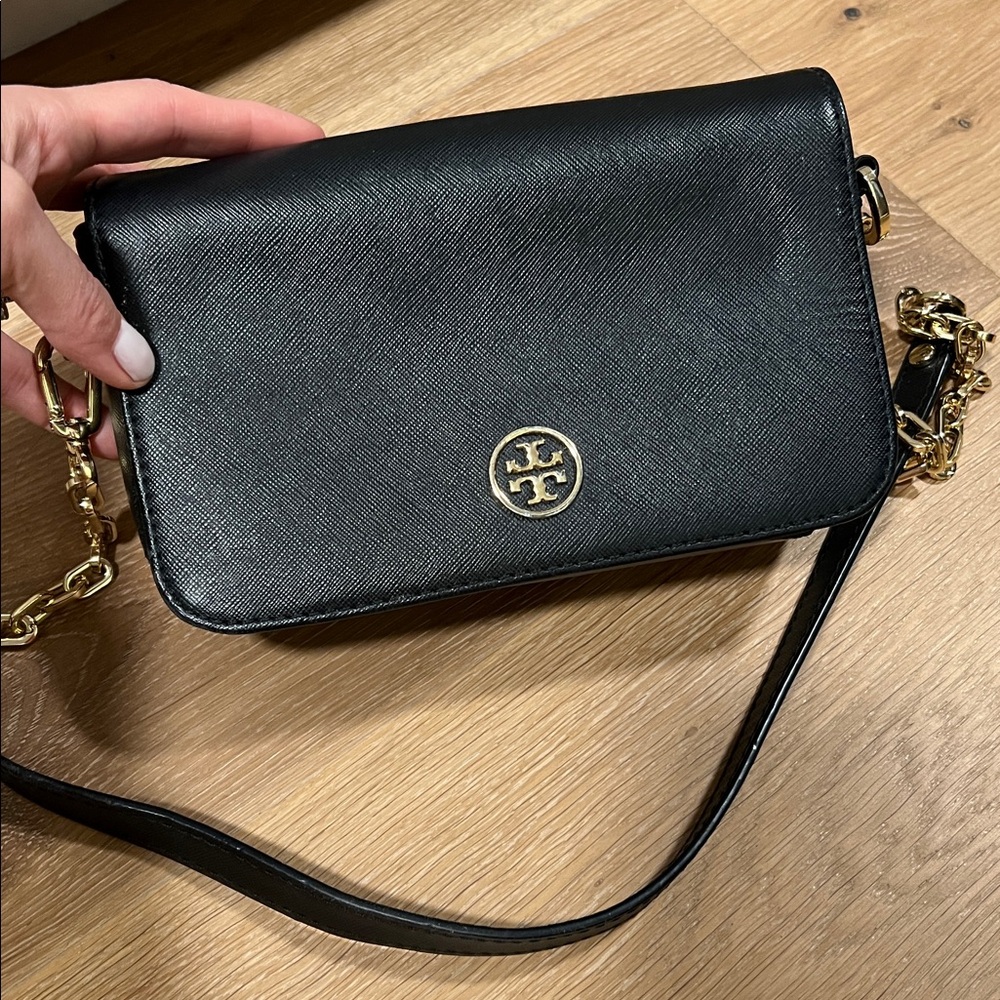Tory Burch Robinson Black Crossbody Purse with Gold Chain